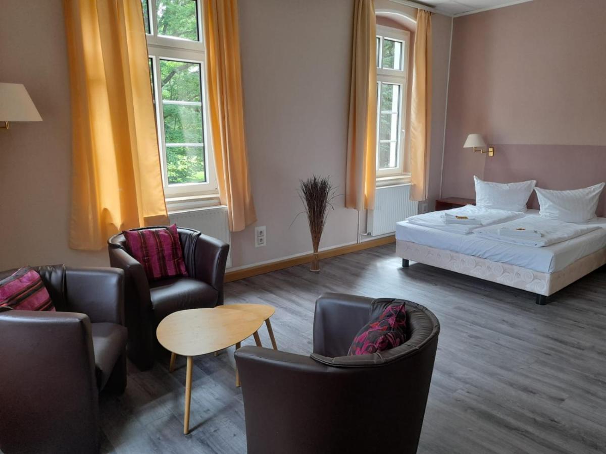 Hotel Am Kreischaer Park Экстерьер фото